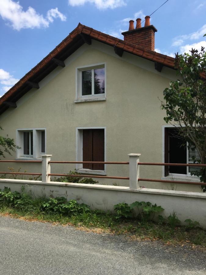 Hôtel A la fontaine à Decazeville Extérieur photo